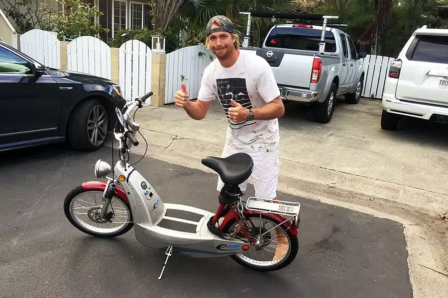 Aloha Junk Man is involved in local charaties. 